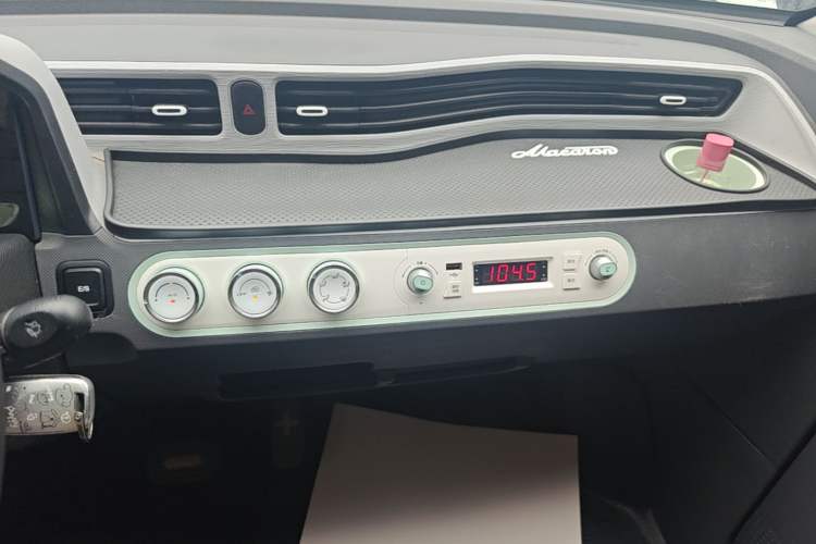 Used Wuling Hongguang MINIEV 2021 Macaron Premium Model – Lithium Iron Phosphate Audio And AC Panel