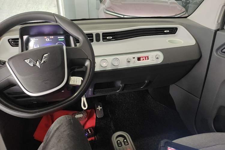 Used Wuling Hongguang MINIEV 2021 Macaron Fashion Model Lithium Iron Phosphate Audio And AC Panel