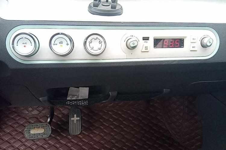 Used Wuling Hongguang MINIEV 2021 Macaron Fashion Model Lithium Iron Phosphate Audio And AC Panel