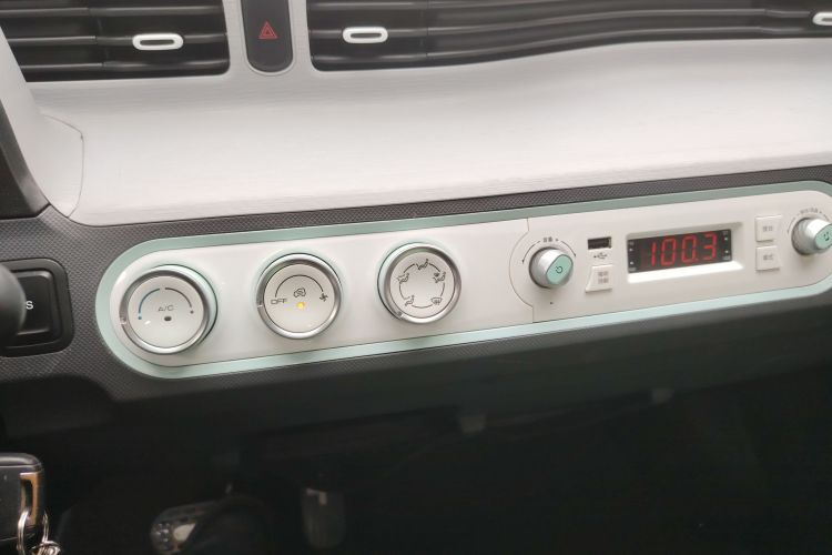 Used Wuling Hongguang MINIEV 2021 Macaron Premium Model – Lithium Iron Phosphate Audio And AC Panel