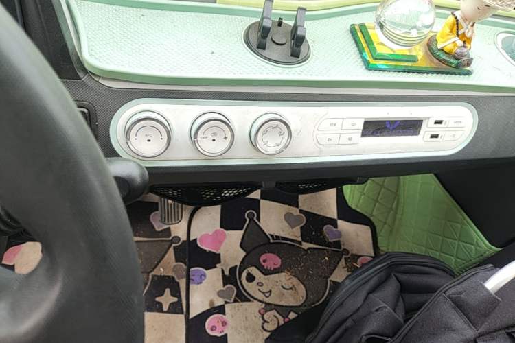 Used Wuling Hongguang MINIEV 2021 Macaron Fashion Model Lithium Iron Phosphate Audio And AC Panel