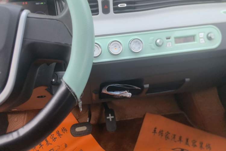 Used Wuling Hongguang MINIEV 2021 Macaron Premium Model – Lithium-NMC Audio And AC Panel