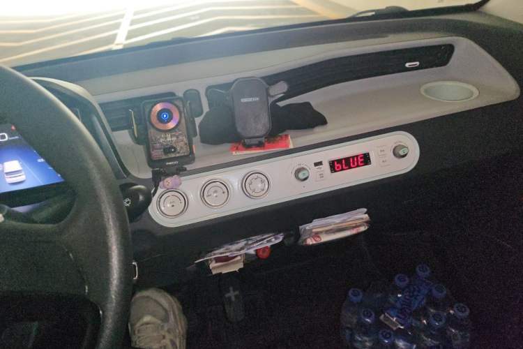 Used Wuling Hongguang MINIEV 2021 Macaron Fashion Model Lithium Iron Phosphate Audio And AC Panel