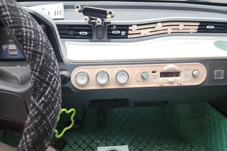 Used Wuling Hongguang MINIEV 2021 Macaron Premium Model – Lithium-NMC Audio And AC Panel