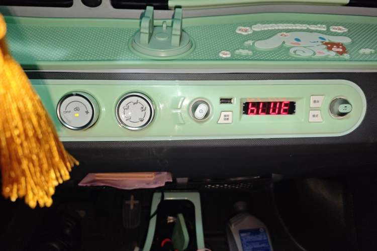 Used Wuling Hongguang MINIEV 2021 Macaron Premium Model – Lithium Iron Phosphate Audio And AC Panel