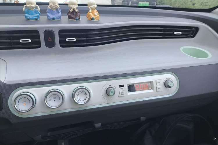 Used Wuling Hongguang MINIEV 2021 Macaron Fashion Model Lithium Iron Phosphate Audio And AC Panel