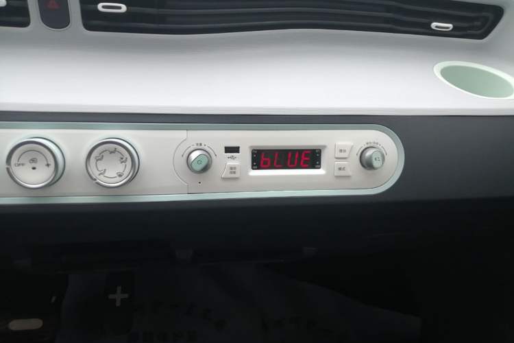 Used Wuling Hongguang MINIEV 2021 Macaron Fashion Model Lithium Iron Phosphate Audio And AC Panel