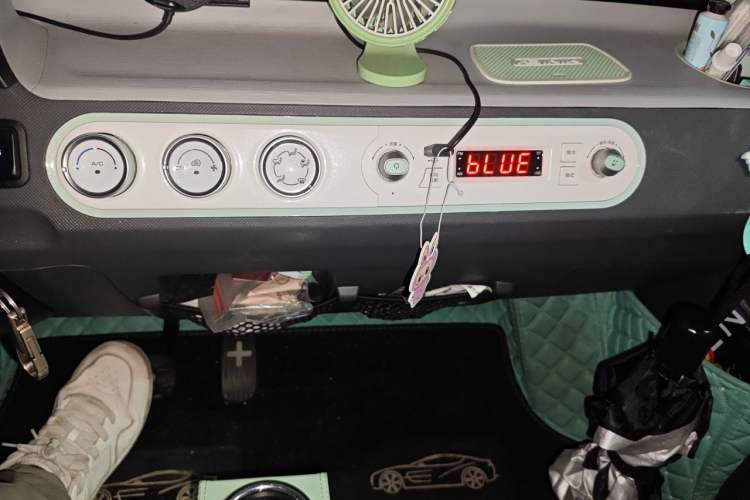 Used Wuling Hongguang MINIEV 2021 Macaron Fashion Model Lithium Iron Phosphate Audio And AC Panel