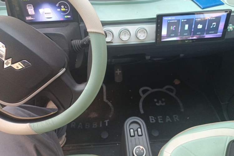 Used Wuling Hongguang MINIEV 2021 Macaron Fashion Model Lithium Iron Phosphate Audio And AC Panel