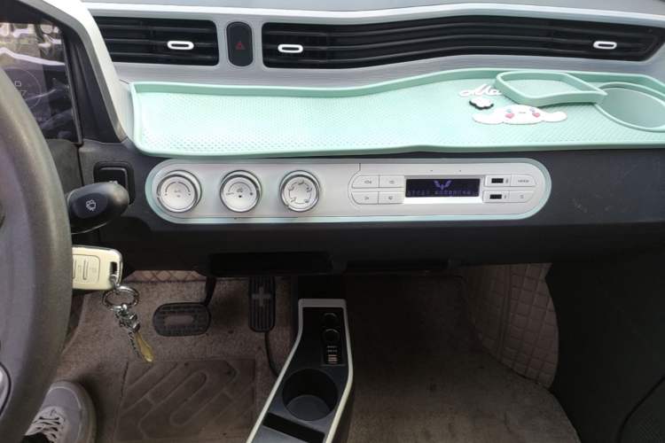 Used Wuling Hongguang MINIEV 2021 Macaron Premium Model – Lithium Iron Phosphate Audio And AC Panel