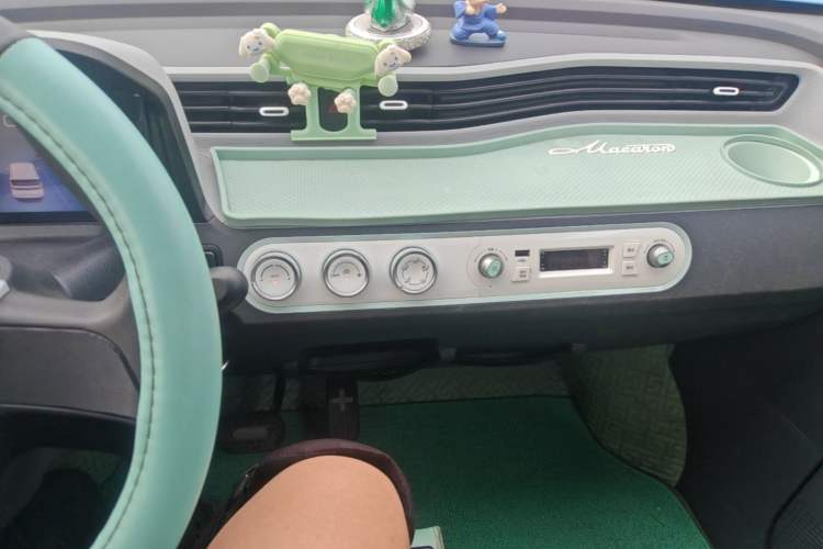 Used Wuling Hongguang MINIEV 2021 Macaron Premium Model – Lithium Iron Phosphate Audio And AC Panel