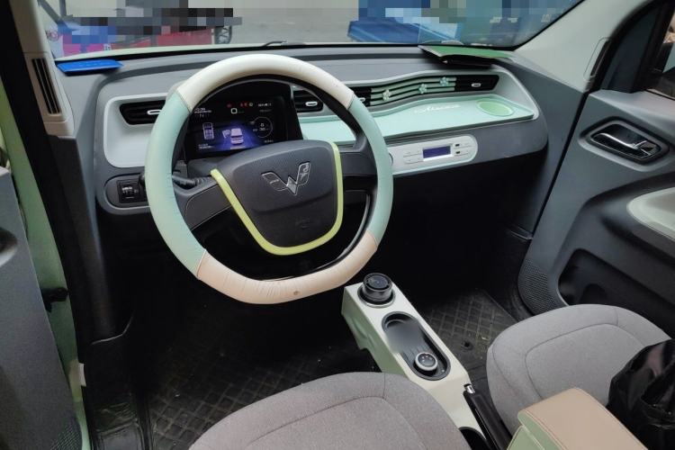Used Wuling Hongguang MINIEV 2021 Macaron Fashion Model Lithium Iron Phosphate Center Console