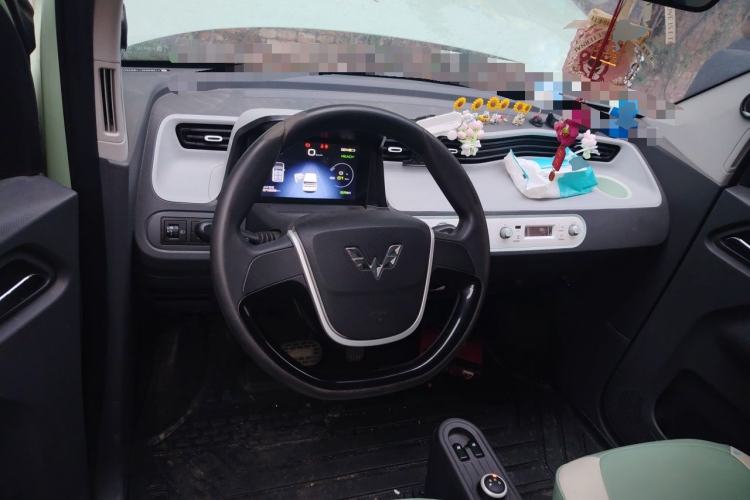 Used Wuling Hongguang MINIEV 2021 Macaron Premium Model – Lithium Iron Phosphate Center Console