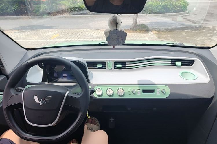 Used Wuling Hongguang MINIEV 2021 Macaron Premium Model – Lithium Iron Phosphate Center Console