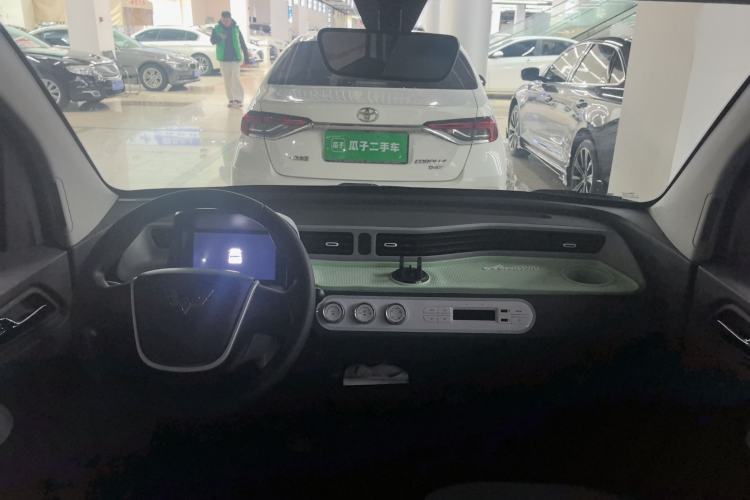 Used Wuling Hongguang MINIEV 2021 Macaron Premium Model – Lithium Iron Phosphate Center Console