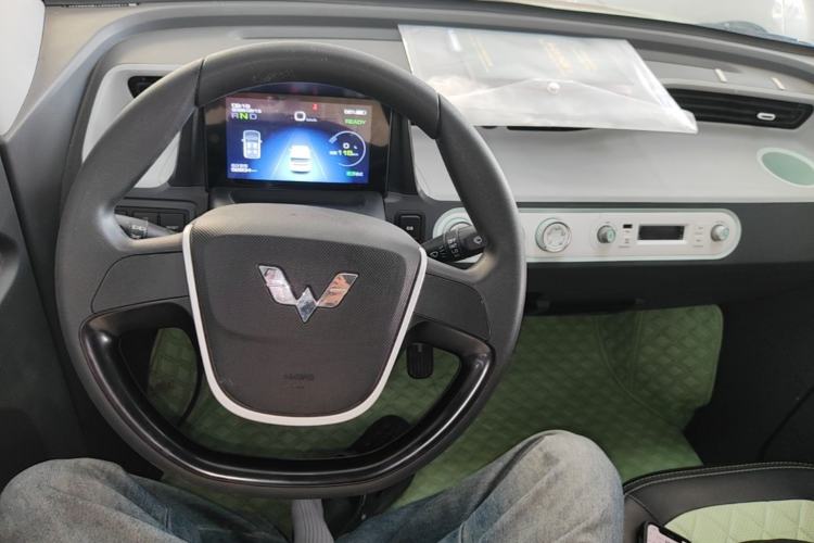 Used Wuling Hongguang MINIEV 2021 Macaron Premium Model – Lithium Iron Phosphate Center Console