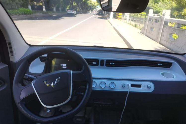 Used Wuling Hongguang MINIEV 2021 Macaron Premium Model – Lithium Iron Phosphate Center Console