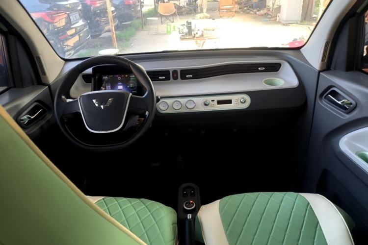 Used Wuling Hongguang MINIEV 2021 Macaron Fashion Edition Lithium-Ion Battery Center Console