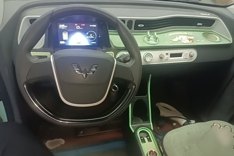 Used Wuling Hongguang MINIEV 2021 Macaron Premium Model – Lithium Iron Phosphate Center Console