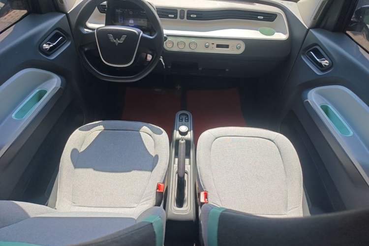 Used Wuling Hongguang MINIEV 2021 Macaron Premium Model – Lithium Iron Phosphate Center Console