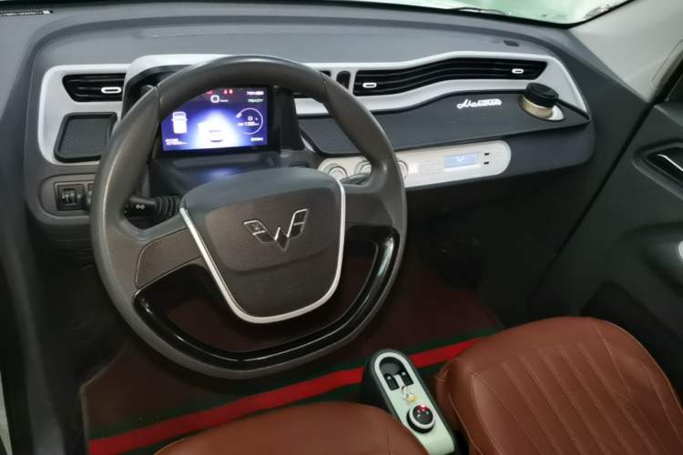 Used Wuling Hongguang MINIEV 2021 Macaron Premium Model – Lithium Iron Phosphate Center Console