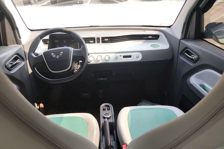 Used Wuling Hongguang MINIEV 2021 Macaron Premium Model – Lithium Iron Phosphate Center Console