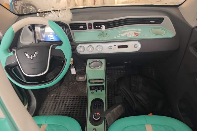 Used Wuling Hongguang MINIEV 2021 Macaron Premium Model – Lithium Iron Phosphate Center Console