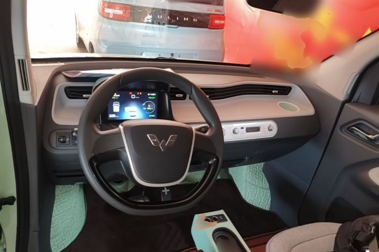 Used Wuling Hongguang MINIEV 2021 Macaron Premium Model – Lithium Iron Phosphate Center Console