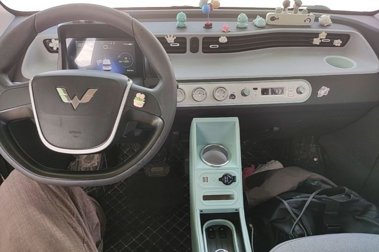 Used Wuling Hongguang MINIEV 2021 Macaron Premium Model – Lithium-NMC Center Console