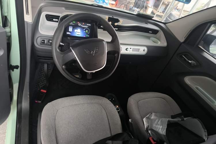 Used Wuling Hongguang MINIEV 2021 Macaron Premium Model – Lithium Iron Phosphate Center Console