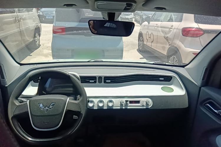 Used Wuling Hongguang MINIEV 2021 Macaron Fashion Model Lithium Iron Phosphate Center Console