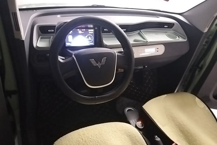 Used Wuling Hongguang MINIEV 2021 Macaron Premium Model – Lithium Iron Phosphate Center Console