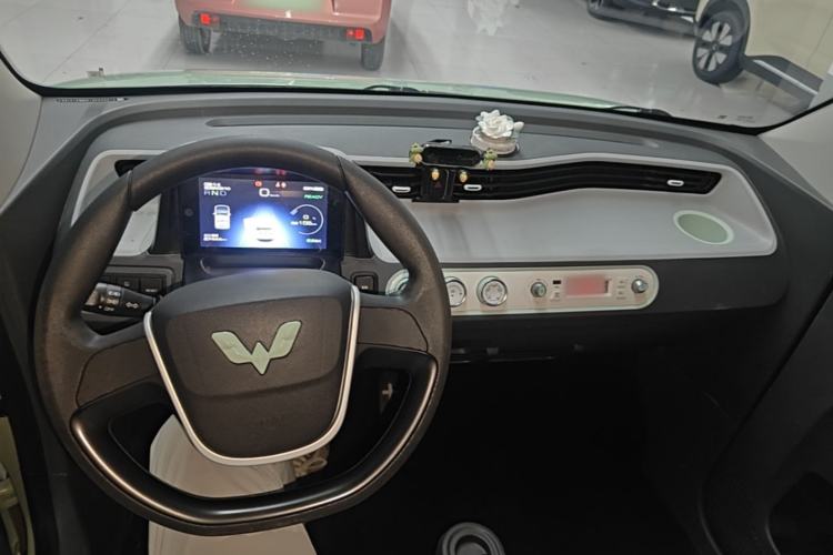 Used Wuling Hongguang MINIEV 2021 Macaron Premium Model – Lithium Iron Phosphate Center Console