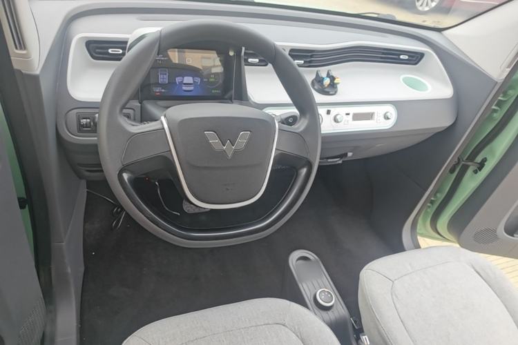 Used Wuling Hongguang MINIEV 2021 Macaron Premium Model – Lithium Iron Phosphate Center Console