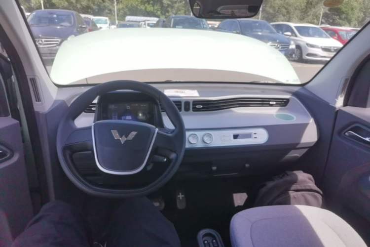Used Wuling Hongguang MINIEV 2021 Macaron Premium Model – Lithium Iron Phosphate Center Console