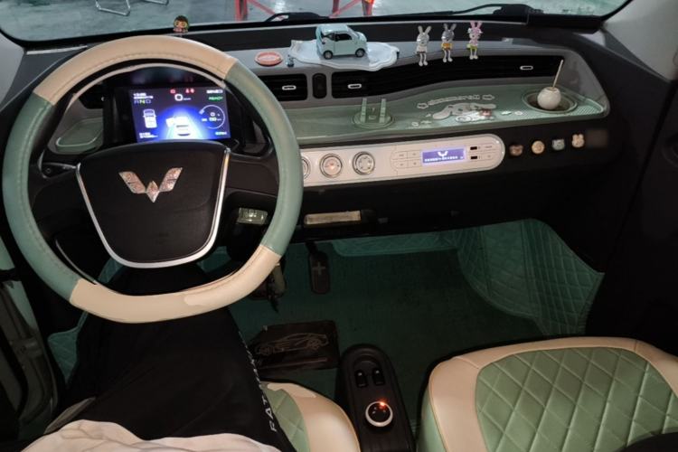 Used Wuling Hongguang MINIEV 2021 Macaron Premium Model – Lithium Iron Phosphate Center Console