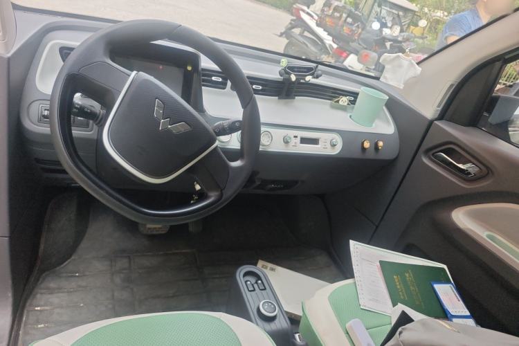 Used Wuling Hongguang MINIEV 2021 Macaron Premium Model – Lithium Iron Phosphate Center Console