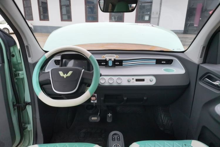 Used Wuling Hongguang MINIEV 2021 Macaron Premium Model – Lithium Iron Phosphate Center Console