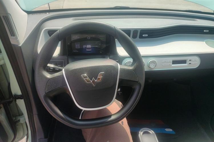Used Wuling Hongguang MINIEV 2021 Macaron Premium Model – Lithium Iron Phosphate Center Console