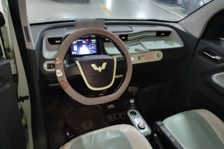 Used Wuling Hongguang MINIEV 2021 Macaron Premium Model – Lithium Iron Phosphate Center Console