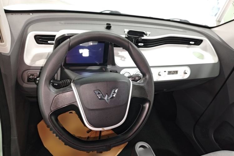 Used Wuling Hongguang MINIEV 2021 Macaron Premium Model – Lithium Iron Phosphate Center Console