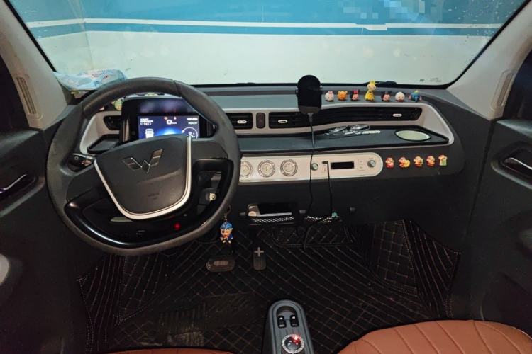 Used Wuling Hongguang MINIEV 2021 Macaron Premium Model – Lithium Iron Phosphate Center Console