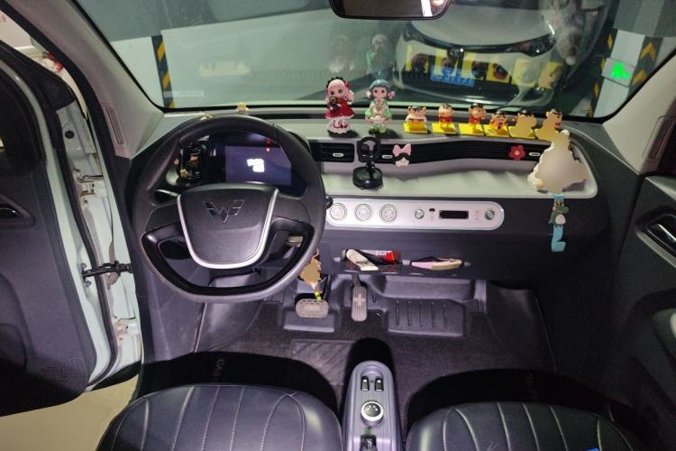 Used Wuling Hongguang MINIEV 2021 Macaron Premium Model – Lithium-NMC Center Console