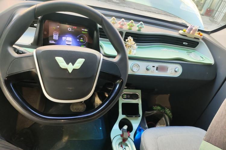 Used Wuling Hongguang MINIEV 2021 Macaron Fashion Edition Lithium-Ion Battery Center Console