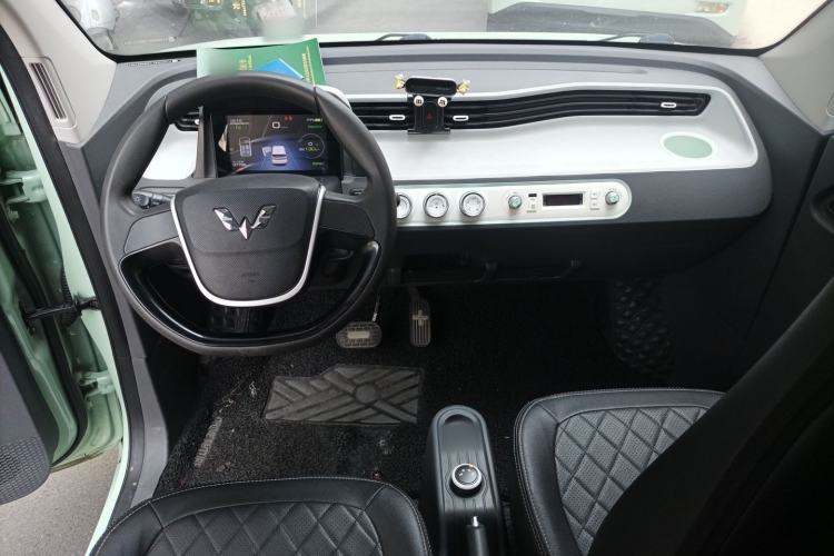 Used Wuling Hongguang MINIEV 2021 Macaron Premium Model – Lithium Iron Phosphate Center Console