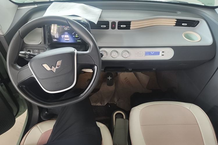 Used Wuling Hongguang MINIEV 2021 Macaron Premium Model – Lithium Iron Phosphate Center Console