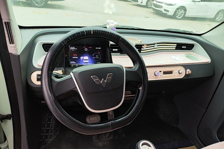 Used Wuling Hongguang MINIEV 2021 Macaron Premium Model – Lithium Iron Phosphate Center Console