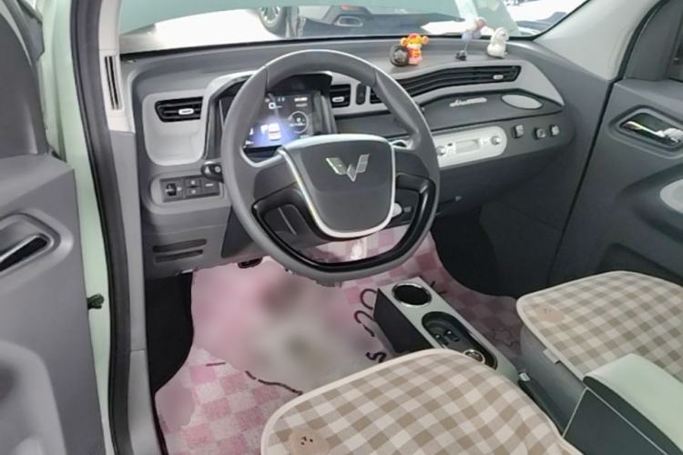 Used Wuling Hongguang MINIEV 2021 Macaron Premium Model – Lithium Iron Phosphate Center Console