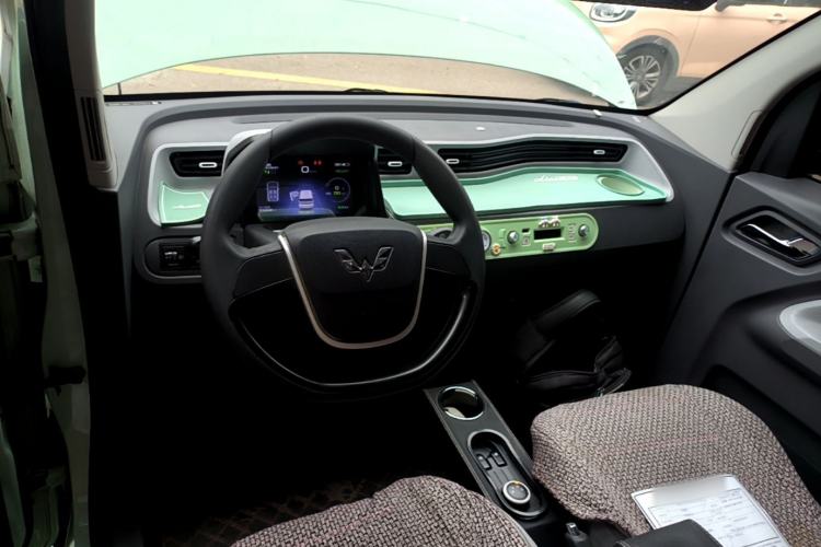 Used Wuling Hongguang MINIEV 2021 Macaron Premium Model – Lithium Iron Phosphate Center Console