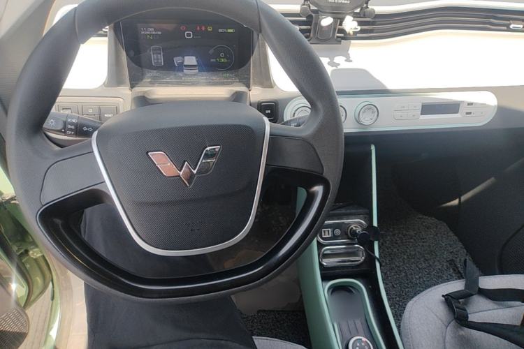 Used Wuling Hongguang MINIEV 2021 Macaron Premium Model – Lithium Iron Phosphate Center Console